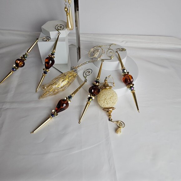 Mixed Christmas Ornaments – Lot of 10 Elegant Assorted Styles & Finishes - Picture 3 of 12